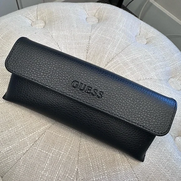 GUESS Unisex Gray Frame Sunglasses with Gradient Dark Lenses - Picture 6 of 6